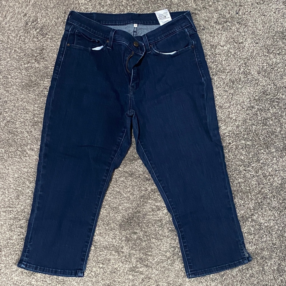 Levi's womans Dark Indigo Relaxed capri Jeans
